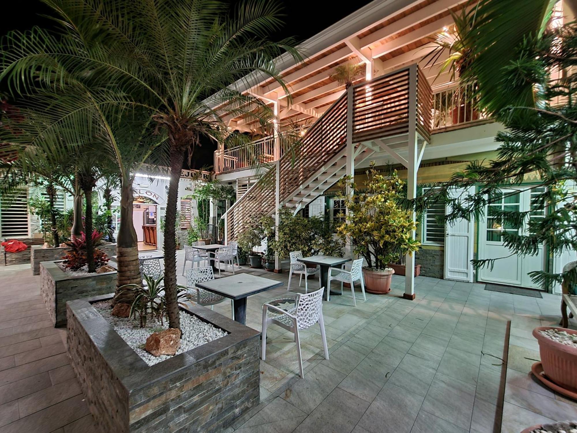 Hotel Chez Papa Daya Saint Pierre Exterior photo