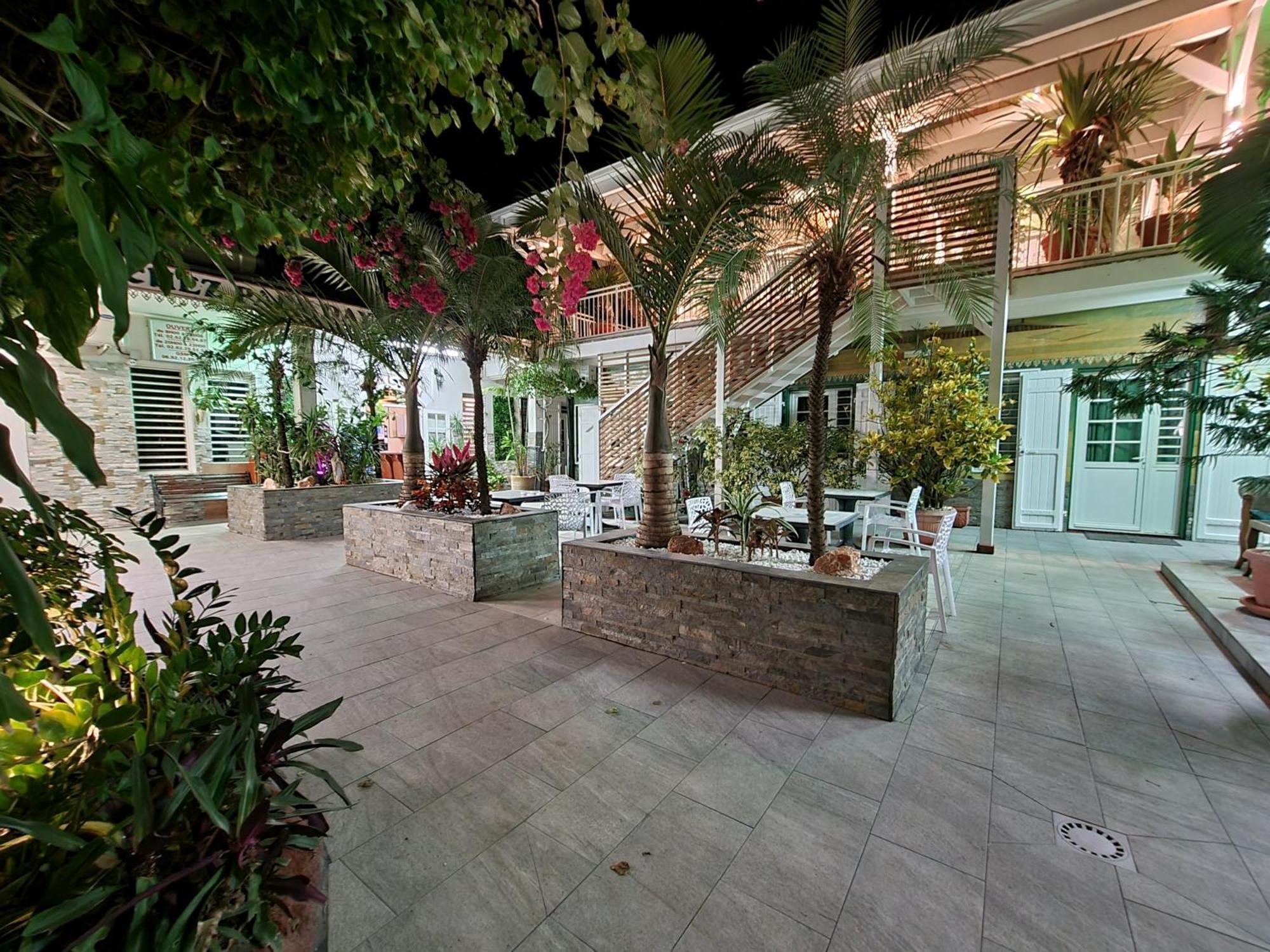 Hotel Chez Papa Daya Saint Pierre Exterior photo